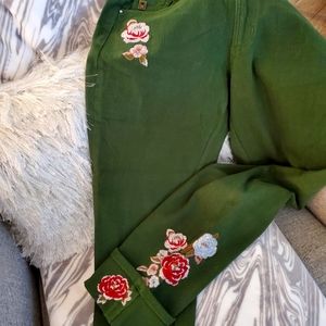 BELLE BY KIM GRAVEL CUFFED EMBELLISH JEANS SIZE 8